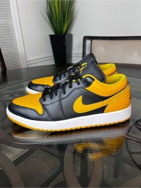 Nike Air Jordan 1 Low Yellow
Ochre Men's Size 12